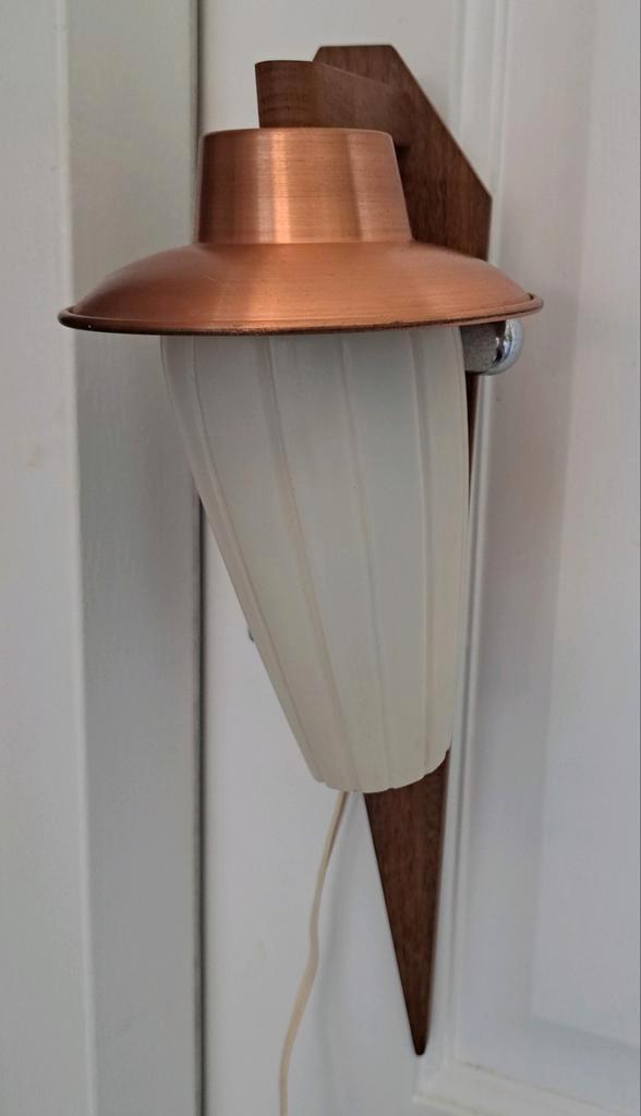 Mooie wandlamp teak/glas/koper / Danish design /Jaren 50/60, Antiek en Kunst, Antiek | Lampen, Ophalen of Verzenden