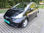 Toyota Aygo 1.0-12V Sport met Airco en nieuwe APK, Auto's, Toyota, Voorwielaandrijving, Gebruikt, Elektrische ramen, 4 stoelen