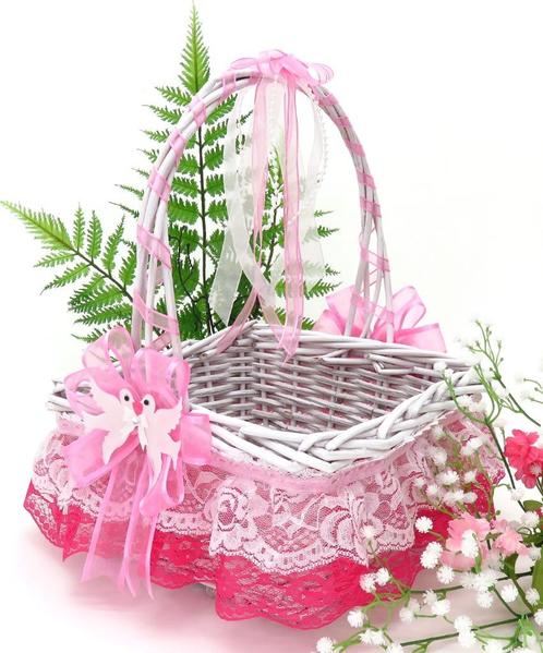 Zeer mooie witte rieten mand met roze en witte kant., Hobby en Vrije tijd, Feestartikelen, Nieuw, Feestartikel, Geboorte of Huwelijk