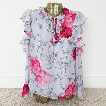 Prachtig Ted Baker Truitje - 97 (Size 3/M) € 45,- beschikbaar voor biedingen