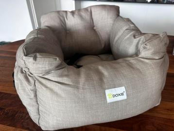 Luxe Doxie autohondenmand – NIEUW beschikbaar voor biedingen