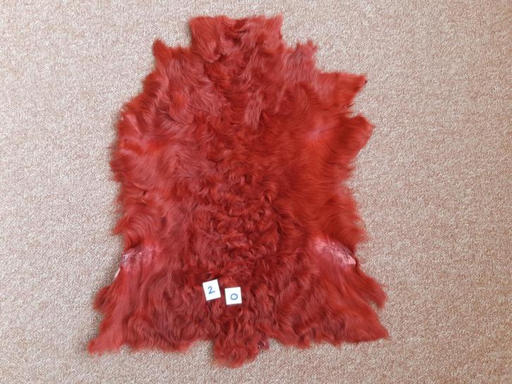 Lamsvacht Vellen Chekiang lam Steenrood Lamshuid 50 cm lang, Huis en Inrichting, Woonaccessoires | Plaids en Woondekens, Nieuw