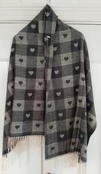 Zwart geblokte sjaal met beige en hartjes . Nieuw, Kleding | Dames, Mutsen, Sjaals en Handschoenen, Ophalen of Verzenden, Nieuw