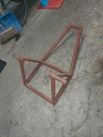 Paddockstand voor motorreparatie, Motoren, Ophalen