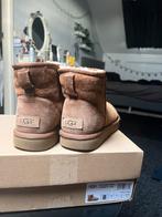 Ugg dames 39, Kleding | Dames, Schoenen, UGG, Bruin, Ophalen of Verzenden, Sneakers of Gympen