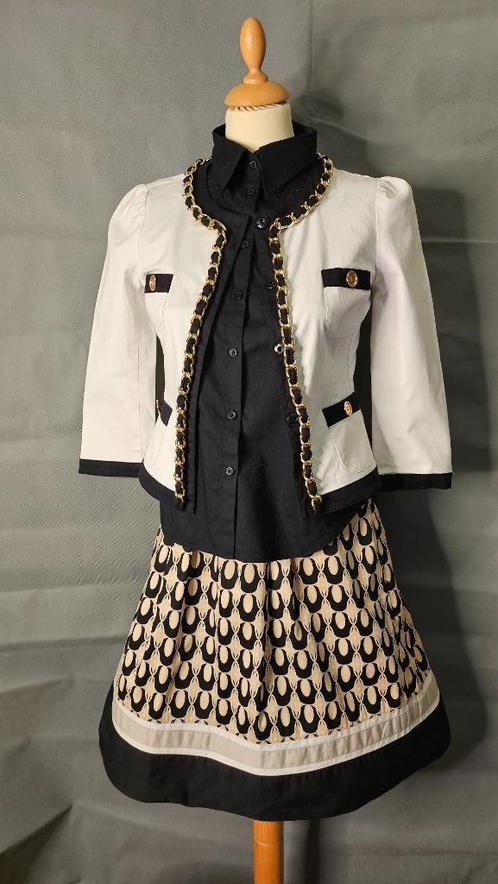 Iconisch MOSCHINO CHEAPANDCHIC Jasje Wit/Zwart met Goudkleur, Kleding | Dames, Jassen | Zomer, Zo goed als nieuw, Maat 34 (XS) of kleiner