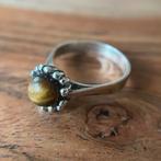 Zilveren ring tijgeroog, Sieraden, Tassen en Uiterlijk, Ringen, Ophalen of Verzenden, Dame, Zilver, Kleiner dan 17
