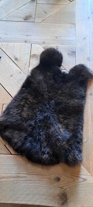 Konijnenvacht decoratie beschikbaar voor biedingen