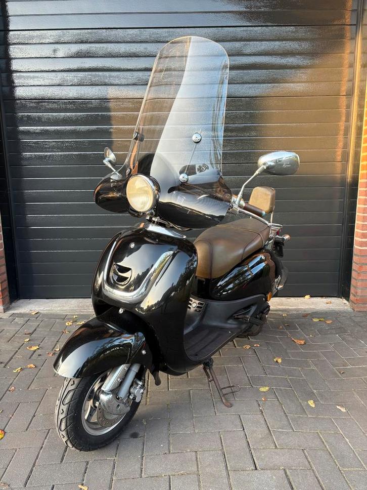 Fosti Grande Retro Scooter - Mooie Staat!, Fietsen en Brommers, Snorfietsen en Snorscooters, Gebruikt, Overige merken, Benzine