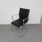 Vergaderstoel met schade - zwarte skai, Ophalen, Gebruikt, Eén