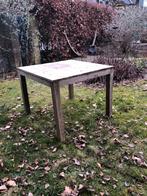 Houten tuintafel 1x1 meter en 3 bijpassende tuinstoelen, Tuin en Terras, Tuintafels, Ophalen, Gebruikt, Vierkant, Hout