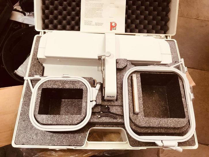 PFAFF Creative Fantasy EMBROIDERY ARM ATTACHMENT, Hobby en Vrije tijd, Naaimachines en Toebehoren, Zo goed als nieuw, Naaimachine