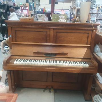 Piano's zowel zwart als in blank hout o.a. iBach va € 74,95 beschikbaar voor biedingen