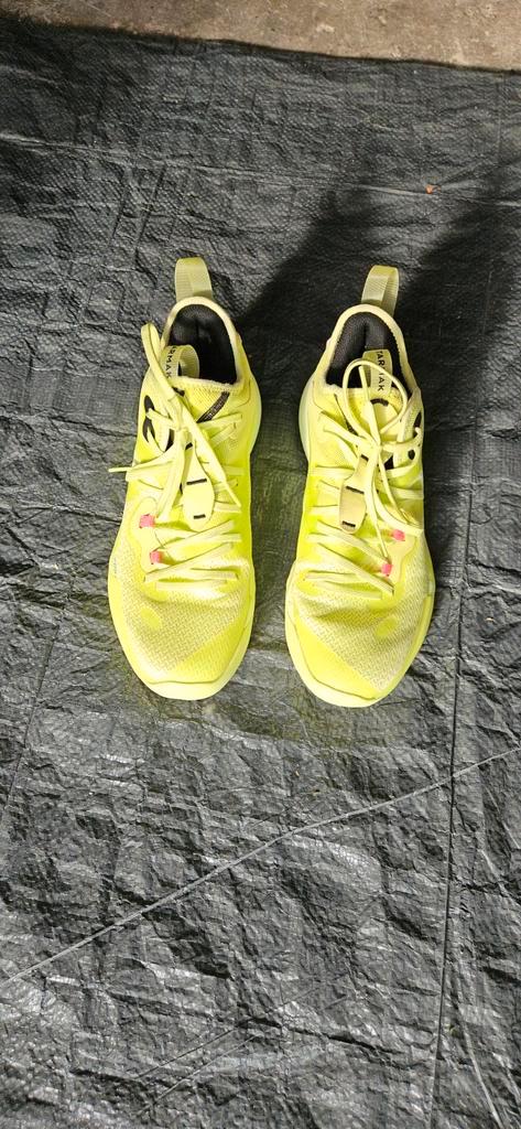 Basketbalschoenen mt 44 Tarmak Decathlon, Sport en Fitness, Basketbal, Zo goed als nieuw, Kleding, Ophalen of Verzenden