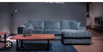 Mooie bank urbansofa  beschikbaar voor biedingen