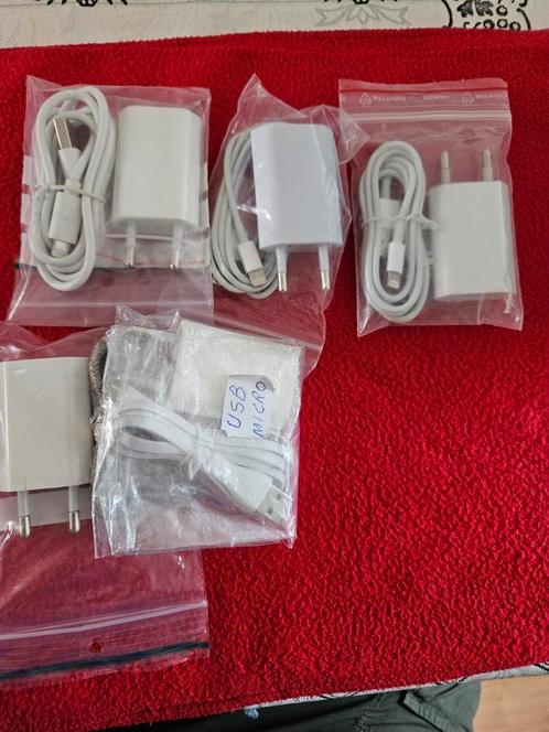 Bijna gratis Nieuw originele Apel oplader,€9 per oplader, Telecommunicatie, Mobiele telefoons | Telefoon-opladers, Nieuw, Apple iPhone