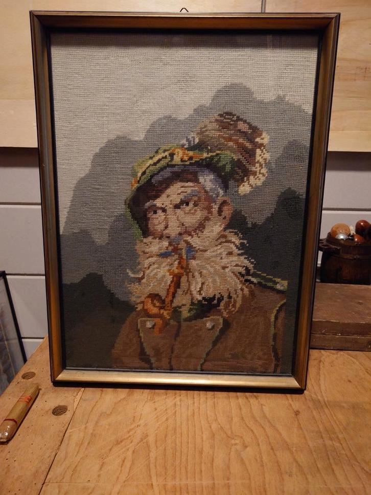 Borduurwerk: Rokende Man in Lijst, Antiek en Kunst, Antiek | Kleden en Textiel, Ophalen of Verzenden