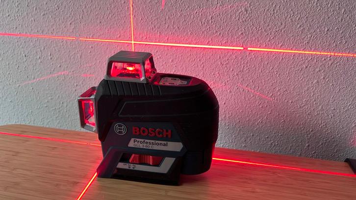 Bosch GLL 3-80 C Kruislijnlaser - Perfecte Lijnen! Incl App, Doe-het-zelf en Verbouw, Meetapparatuur, Gebruikt, Licht, Ophalen of Verzenden
