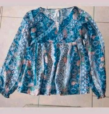 Prachtige satijn blouse  maat 152 beschikbaar voor biedingen