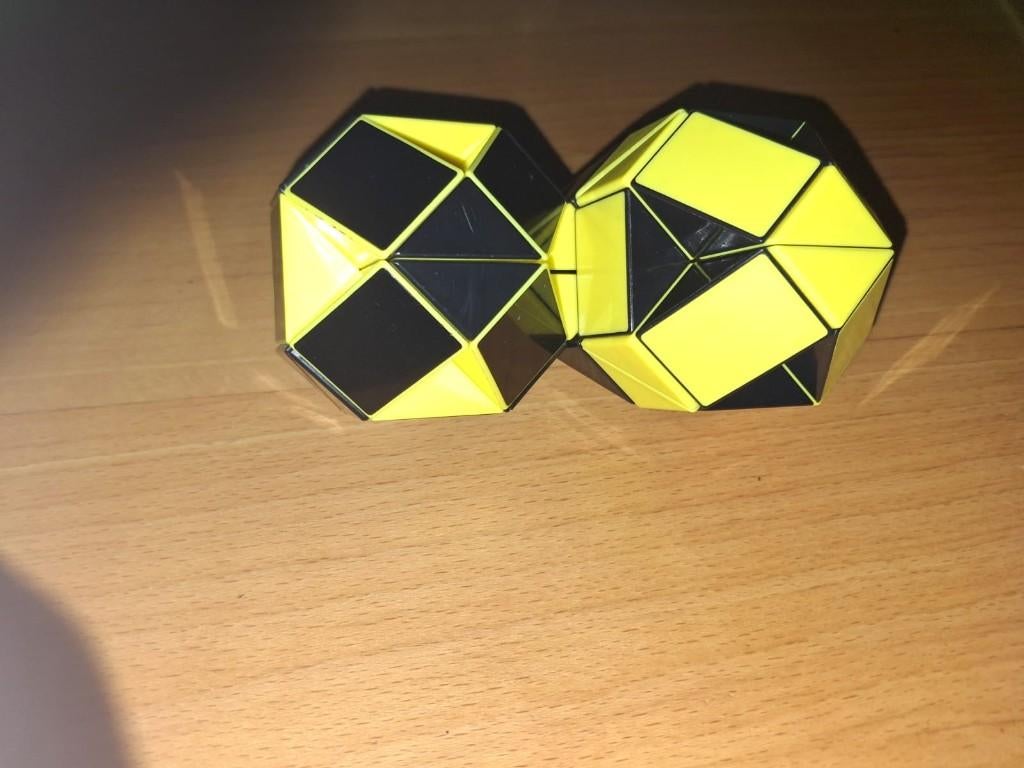 Slang puzzel 48 delig geel magic game, Kinderen en Baby's, Speelgoed | Houten speelgoed, Ophalen, Zo goed als nieuw, Overige typen