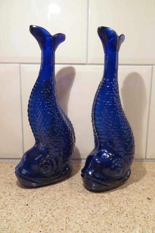 2 mooie vintage Mod dep kobalt blauw glas vis fles vaas, Antiek en Kunst, Curiosa en Brocante, Ophalen of Verzenden