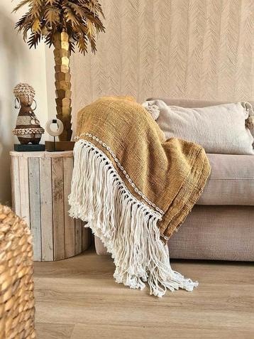 Plaid caramel indah uit bali  beschikbaar voor biedingen