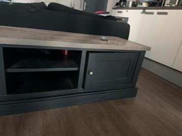 Mooie Dressoir/TV Meubel beschikbaar voor biedingen