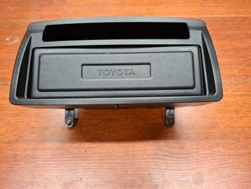 Diverse Toyota dashbord delen. MOETEN WEG! beschikbaar voor biedingen