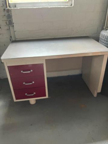 Oda Ahrend Bureau - Vintage Design beschikbaar voor biedingen