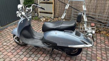 AGM V641 Retro Scooter - Mooie Staat! beschikbaar voor biedingen