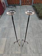 2 antieke smeedijzeren kandelaars 128 cm, Ophalen
