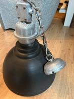 Hanglamp zwart met zilveren binnenkant, Huis en Inrichting, Lampen | Hanglampen, Ophalen of Verzenden, Gebruikt, Metaal, Minder dan 50 cm