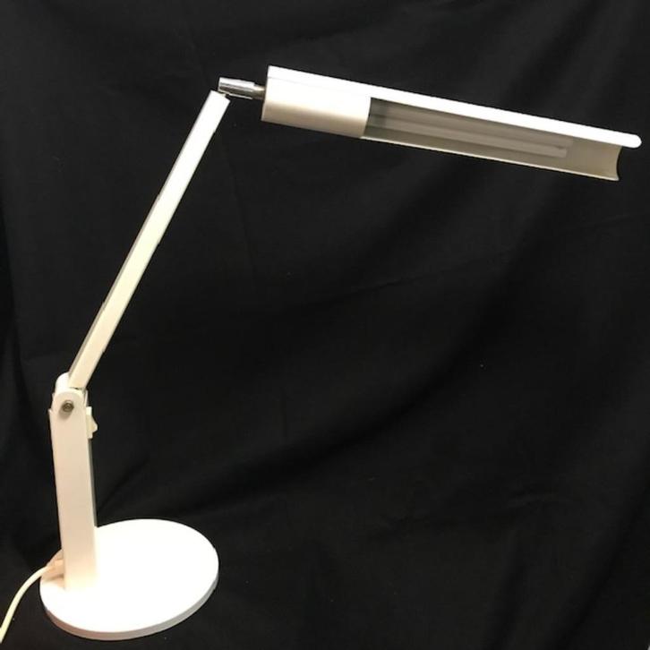 Hala Zeist witte metalen bureau lamp met knik arm., Huis en Inrichting, Lampen | Tafellampen, Gebruikt, 75 cm of meer, Metaal