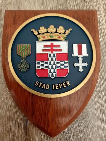 Wapenschild Ieper, Croix de Guerre, British Military Cross beschikbaar voor biedingen