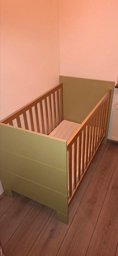 Ledikantje inclusief matras en aerosleeper, Kinderen en Baby's, Kinderkamer | Bedden, Gebruikt, Minder dan 140 cm, Minder dan 70 cm