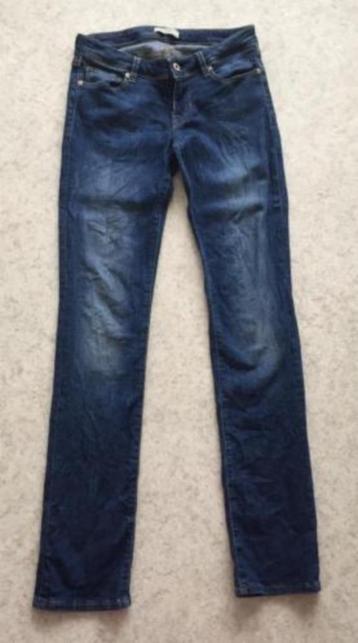 GUESS slim fit jeans size W 26! beschikbaar voor biedingen