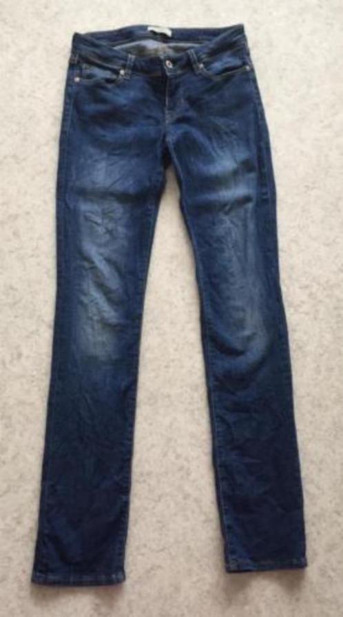 GUESS slim fit jeans size W 26!, Kleding | Dames, Spijkerbroeken en Jeans, Zo goed als nieuw, W27 (confectie 34) of kleiner, Blauw