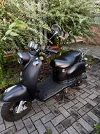 WBI scooter MOET WEG, Fietsen en Brommers, Brommers | Overige merken, Ophalen, Zo goed als nieuw, 50 cc, Maximaal 25 km/u