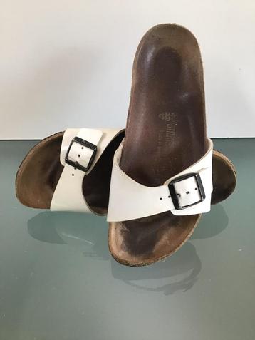 GRATIS VERZENDEN | BIRKENSTOCK leren witte lak slippers 39 beschikbaar voor biedingen