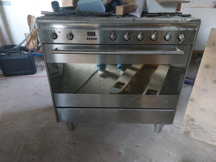 Smeg fornuis 90 cm, Witgoed en Apparatuur, Fornuizen, Gebruikt, Vrijstaand, Gas, 5 kookzones of meer, 90 tot 95 cm, 60 cm of meer