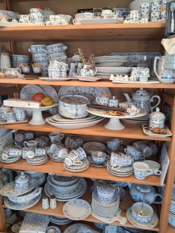 Web winkel  blauw  saks saksisch  servies  jager kahla beschikbaar voor biedingen