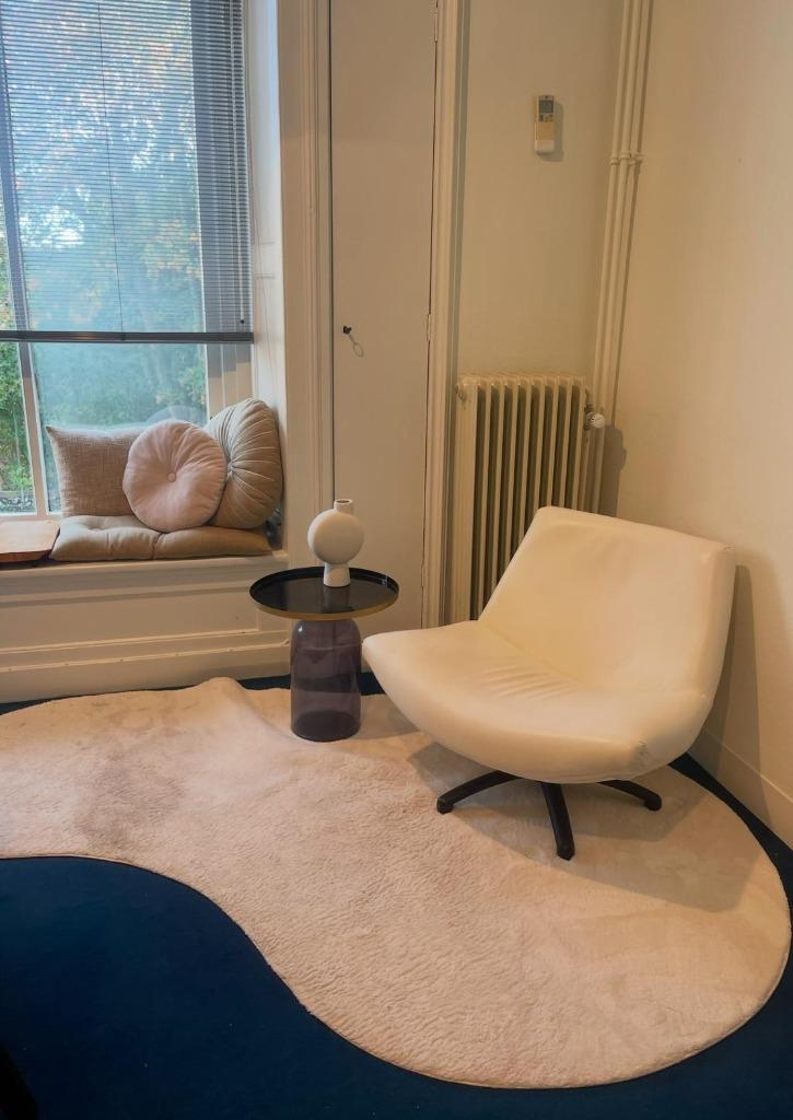 Prachtige donkerblauw met gouden bijzettafel van glas/metaal, Huis en Inrichting, Tafels | Bijzettafels, Zo goed als nieuw, Rond