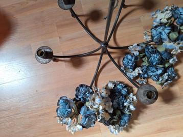 Metalen kroonhanger beschikbaar voor biedingen