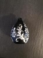 Klein zwart wit vaasje, Huis en Inrichting, Woonaccessoires | Vazen, Overige materialen, Wit, Ophalen of Verzenden, Zo goed als nieuw