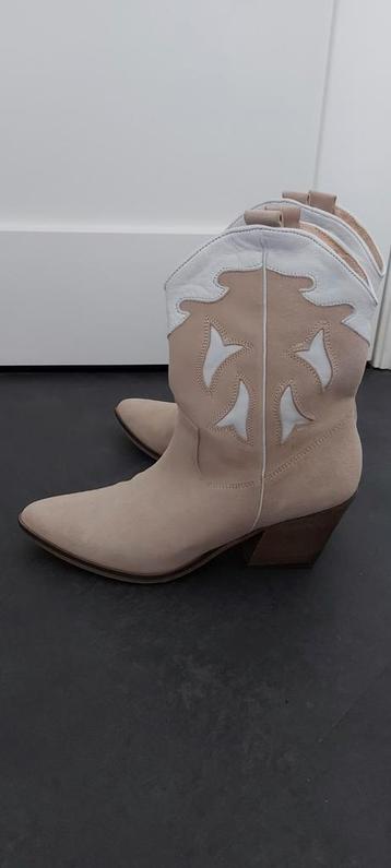 Nieuwe Deabused Western Laarzen , Mt 41 beschikbaar voor biedingen