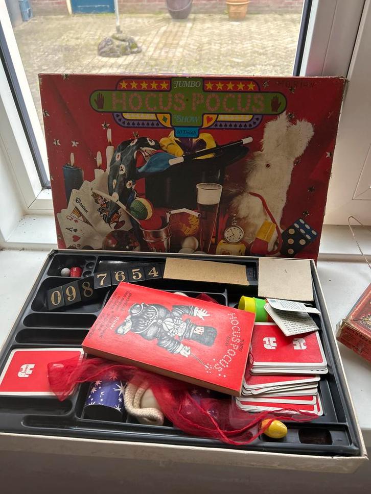 Jumbo Hocus Pocus Show Goochelspel, Hobby en Vrije tijd, Gezelschapsspellen | Bordspellen, Gebruikt, Een of twee spelers, Reisspel