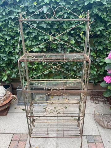 Plantenrek/etagere beschikbaar voor biedingen