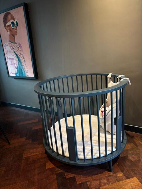Ronde zwarte box, Kinderen en Baby's, Boxen, Gebruikt, Rond, Ophalen of Verzenden
