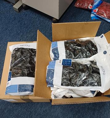 Ballonnen zwart 24 zakken is 2400 stuks. beschikbaar voor biedingen