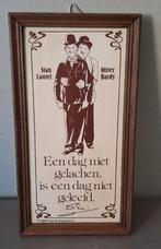 Vintage Spreukentegel: Laurel & Hardy, Antiek en Kunst, Ophalen